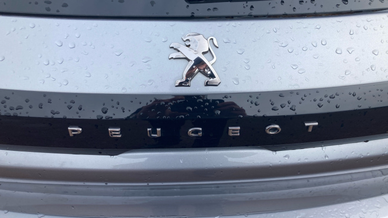 Peugeot 208 1.2 PureTech 100 Active Premium + 5dr Petrol Hatchback